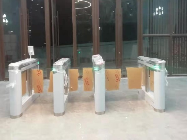 陜西鑫安安防人臉識別非接觸式測溫系統